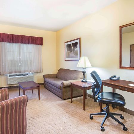 Days Inn By Wyndham Ellis Экстерьер фото