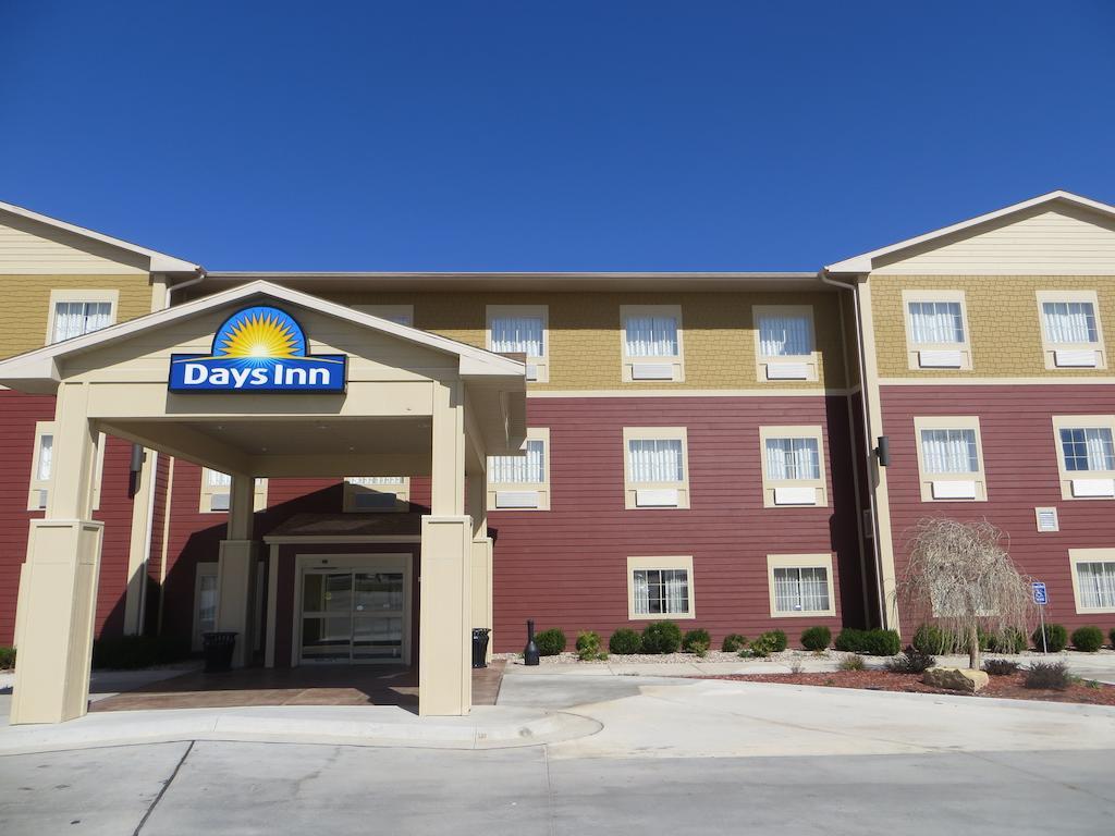 Days Inn By Wyndham Ellis Экстерьер фото