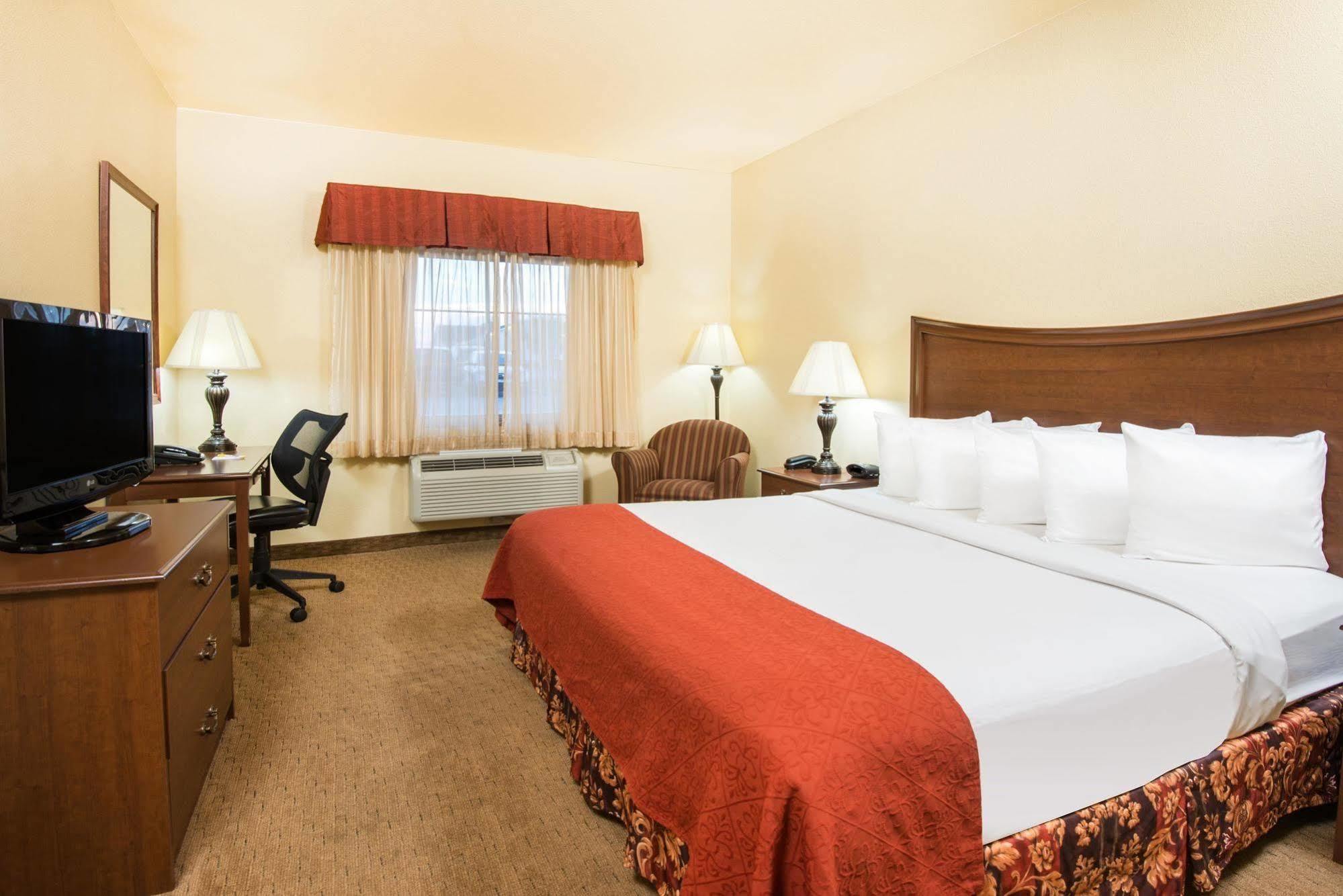Days Inn By Wyndham Ellis Экстерьер фото
